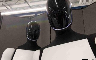 马斯克：Optimus 人形机器人复数形式为 Optimi