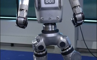 现代集团CES 2026首秀机器人Atlas 发布AI机器人战略