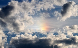 王思聪被曝在酒吧泡妞开200瓶酒 价值200万