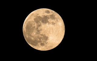 2026首个“超级月亮”现身夜空 年度最大满月年末见