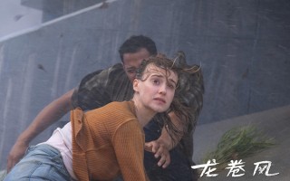 《龙卷风》曝“穿越龙卷风”特辑 暑期硬核灾难大片震撼登场 由华纳兄弟影片公司、