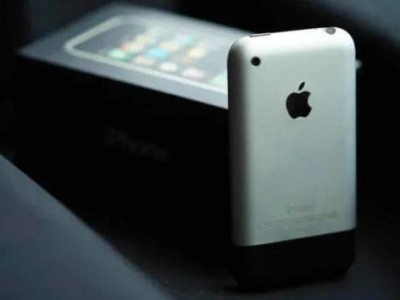 iPhone：我 16 岁了，你用过几款！