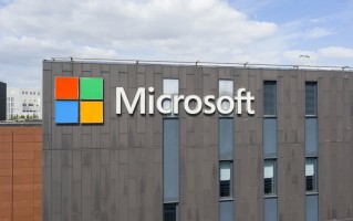 微软发财报后股价下跌约4%：云业务增速放缓 继续投入AI