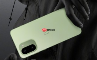 早报：一加Ace 6T正式发布 理想发布首款AI眼镜Livis