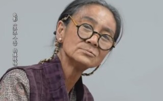 刘雪华演90岁老太 殷桃直呼“被吓到认不出”