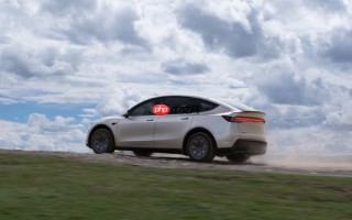 特斯拉公布12月购车权益：五年免息＋补贴 FSD可转移