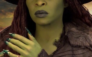 《魔法坏女巫2》终极预告引爆！艾芙芭黑化归来 格琳达泪别挚友