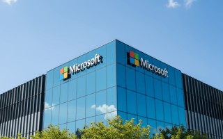 微软AI超级工厂启用！跨州连线零延迟、能跑超大型AI任务