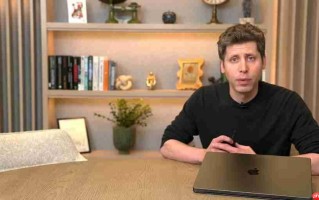 Sam Altman觉得手机太吵 与Jony Ive合推AI装置要找回宁静