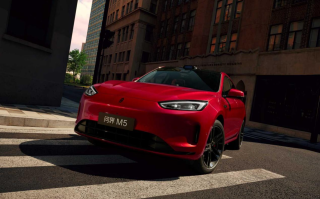 从纠结到笃定，问界新M5 Ultra更适合年轻用户