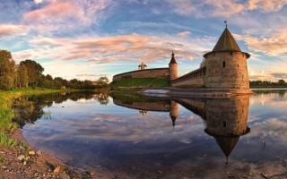 贾樟柯退出影展 平遥县委回应：他和谁也没沟通