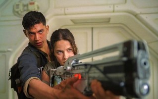 卡莉·史派妮：好莱坞新星，以《异形：夺命舰》再绽光芒