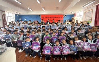 TigerFamily 虎米1775个护脊书包暖心送达，守护青海学子成长