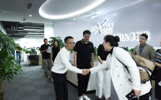 护航科技创新，助力低空经济 | 中国太保深圳分公司携主流媒体团探访九思智能