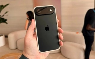 王心凌晒自拍照：新换的iPhone Air抢镜