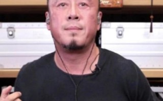 杨坤回应直播时满脸通红：三亚待了一周严重晒伤