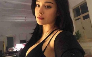 女主播随《超级马里奥》音乐用大胸弹跳 太强了！