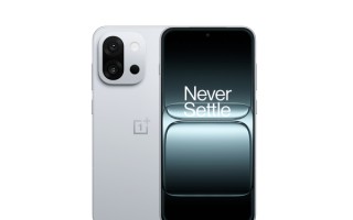 神秘小屏手机遭曝光 双2亿像素镜头 猜猜是谁家的？