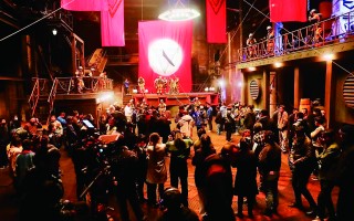 《红土地》里的“重庆味”