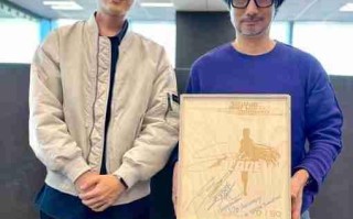 脸依旧难绷！ Shift up赠送小岛秀夫伊芙手办