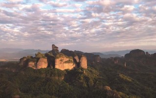 在丹霞山，上一堂自然科学课