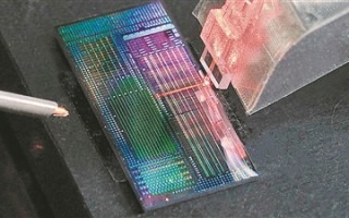 超微型调制器实现高精度激光操控