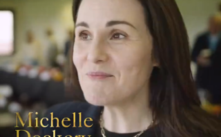 电影《唐顿庄园3》有哪些演员回归？阵容揭晓再续经典传奇