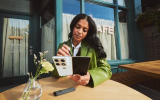 Motorola进军书本型摺叠市场！Motorola Razr Fold新旗舰曝光 搭配全新手写笔