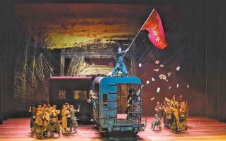 ​英雄的故事永不落幕 新版舞剧《铁道游击队》首演