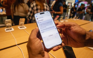 每年10亿美元 苹果Siri被曝将使用谷歌1.2万亿参数AI大模型