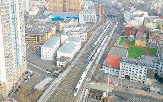 假期最后一天遇客流最高峰，哈铁加开180列旅客列车