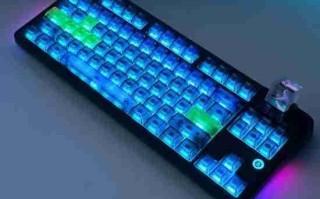 全球首款棱镜键盘：配备棱镜屏幕 形成幻境光学效果