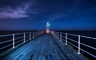 导演吴宇森升级当外公 导演吴宇森有几个孩子