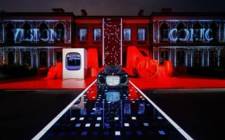 奔驰概念车惊艳上海时装周，企一照明以专业照明赋能多元场景