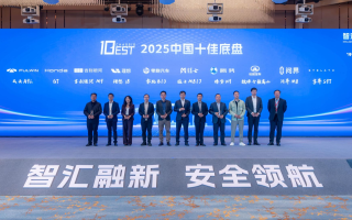 安全又好开，猛士M817以四项权威大奖，树立豪华智能越野SUV新价值,