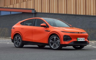 外媒试驾2025款小鹏G6 特斯拉Model Y迎来劲敌？