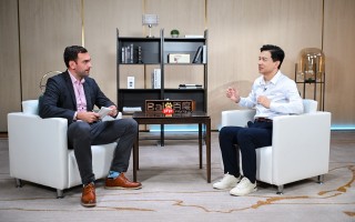 李彦宏接受《时代》周刊专访，称 2025 年是 AI 应用普及关键年