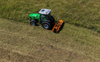 中国纯电农机"首战"汉诺威：知申禾行挑战欧美百年巨头
