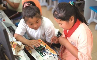 在田间地头播下科学的种子