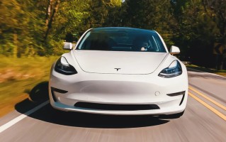 特斯拉订单积压量创新低 突围之道或在降价