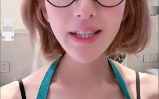 赵露思直播时被提醒煤气没关 感谢网友