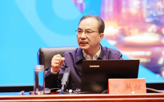 尹洪斌应邀到河南省委党校作报告