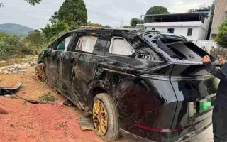 小鹏X9发生严重事故侧翻后电池未起火 副总裁回应