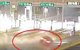 辅助驾驶下司机犯困连撞 30 米水马，交警提醒责任主体仍是驾驶员