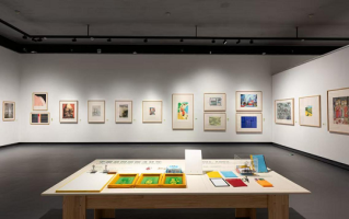 一展看尽丝网版画四十年华茂集团启幕新华章,