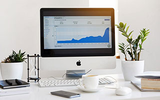 荣耀首款人形机器人亮相